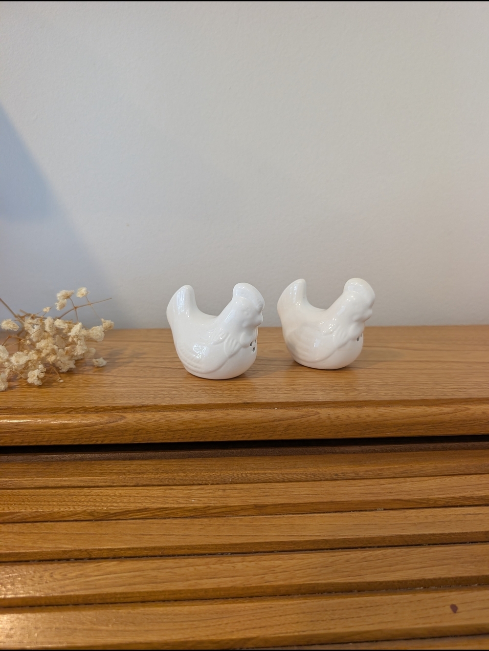 Vintage White Ceramic Rooster Salt & Pepper Shakers – Farmhouse Kitchen Decor